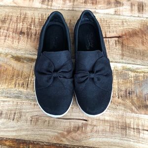 Skechers slip on sneakers